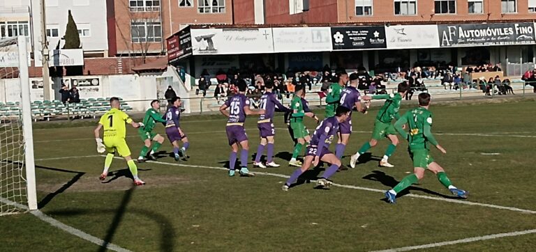 El Atlético Astorga contra el muro del Diocesanos