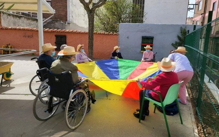 La AFA programa su comida benéfica el 20 de abril cuya recaudación servirá para ampliar la marquesina del patio del Centro de Día