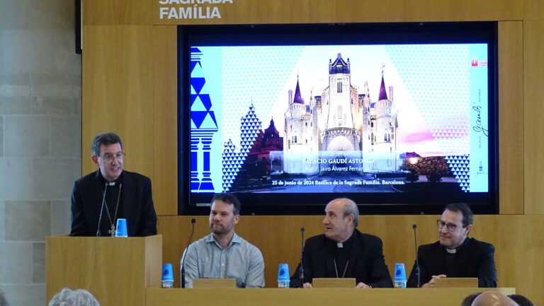 El legado arquitectónico de Gaudí en Astorga se muestra en la Sagrada Familia