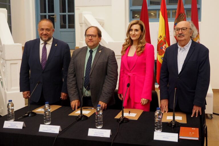 La Diputación de León impulsa la Casa de la Poesía-Fondo Antonio Colinas en La Bañeza