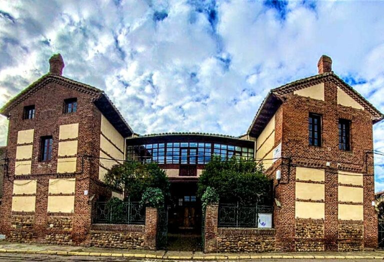 Estudiantes de Jardinería del Colegio Sierra Pambley, lideran un proyecto innovador de lombricultura en Hospital de Órbigo