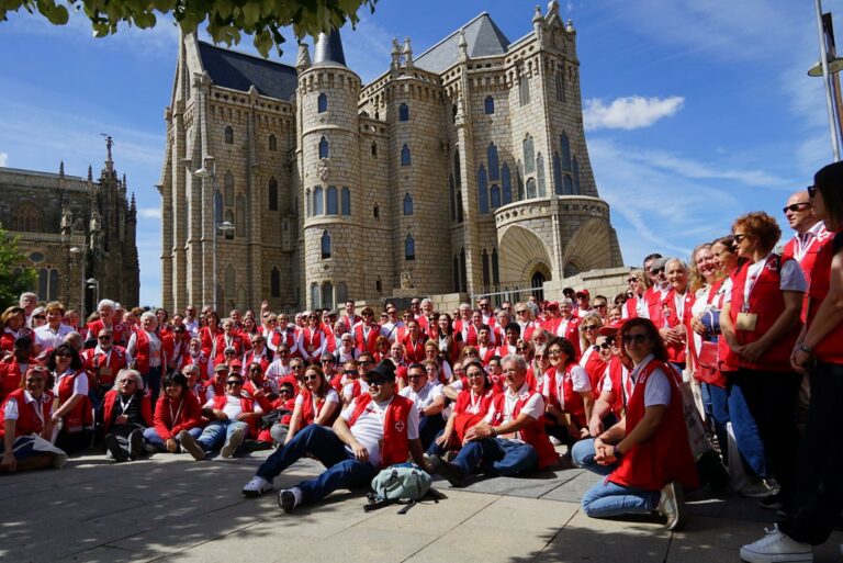 Más de 200 personas voluntarias de Cruz Roja en Castilla y León se reúnen en la localidad de Astorga para celebrar el Encuentro Autonómico de voluntariado