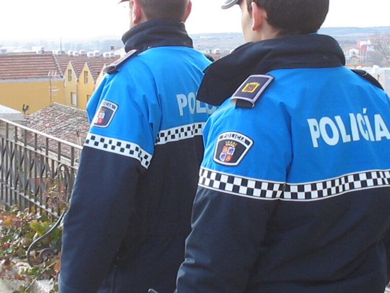 Los policías locales de Astorga Jesús Mª Flórez, Eloy González y Pablo Toral reconocidos con la Medalla del Plata al Mérito