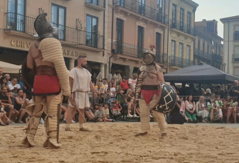 La X Munera Gladiatora en la Plaza Mayor abre boca a las celebraciones de Astures y Romanos