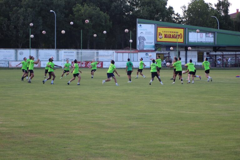 El “nuevo” Atlético Astorga comparece ante su afición