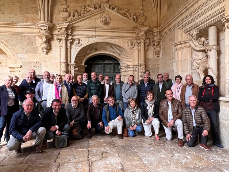 El Camino Francés reivindica la figura del peregrino frente al turista y apuesta por un futuro más seguro en su Asamblea Extraordinaria en Carrión de los Condes