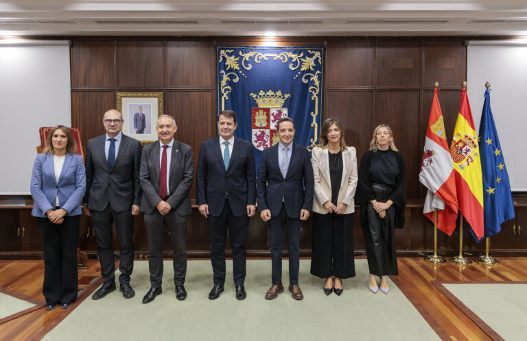 La Junta y las cuatro universidades públicas consensuan empezar a trabajar para implantar Medicina en León y Burgos en el curso 2026/27