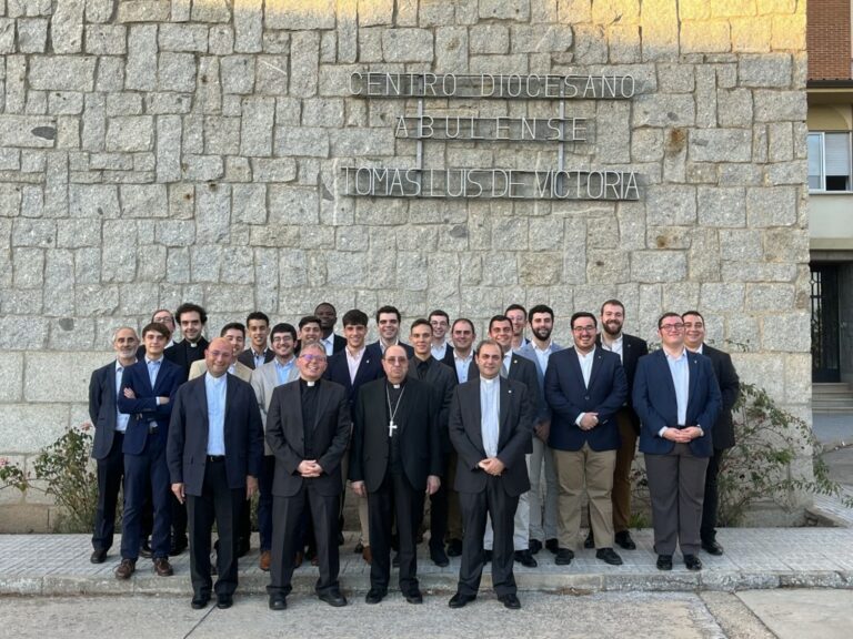 Los dos seminaristas de Astorga comienzan su formación en el Teologado de Ávila en Salamanca