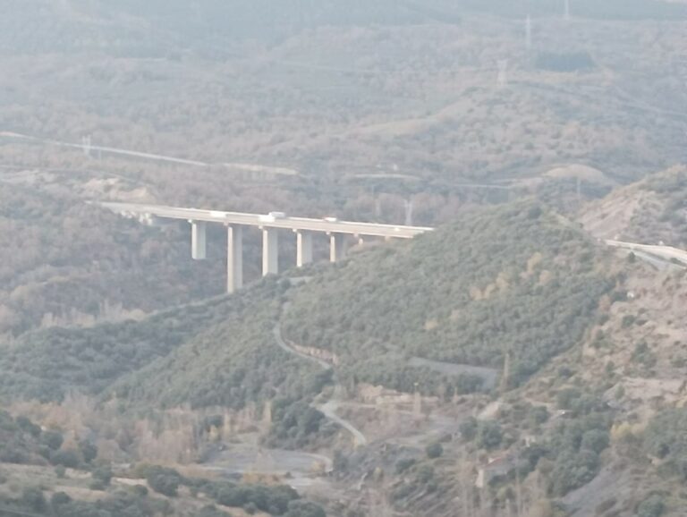 Reabre el viaducto del río Tremor y la A6 recupera la doble calzada