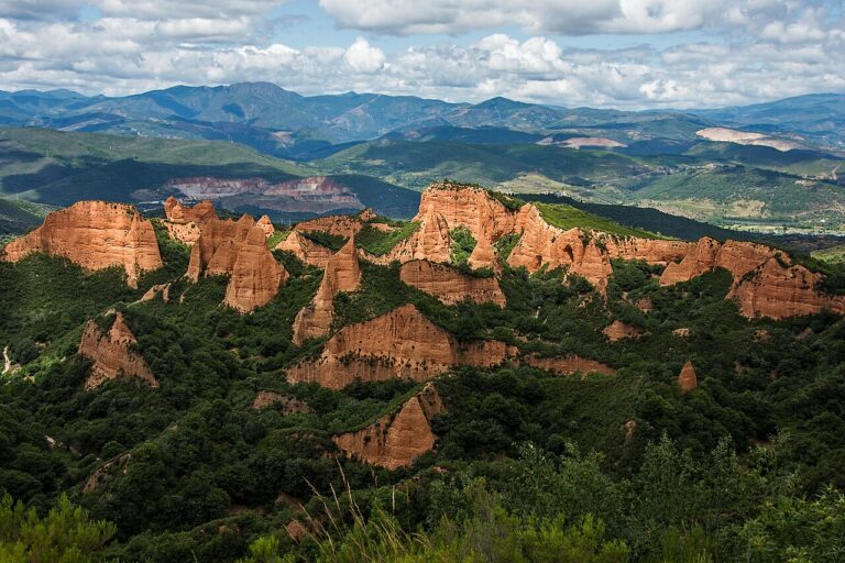 Investigadores de la Universidad de León cartografían y reconstruyen por primera vez los 1.100 kilómetros del complejo hidráulico de Las Médulas