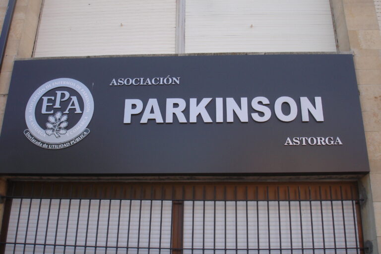 Continúan los talleres subvencionados por la Fundación ONCE en la Asociación de Parkinson de Astorga y Comarca