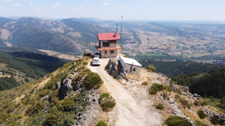 La Junta amplía en León el sistema de videovigilancia de incendios forestales y despliega 35 cámaras con una inversión de 790.000 euros